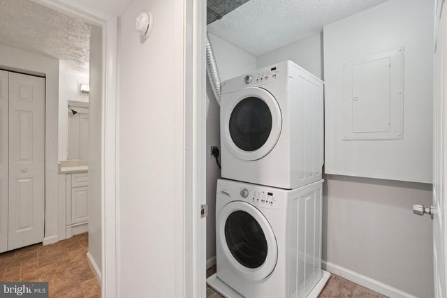 8386-C BROCKHAM DR, Alexandria, VA 22309