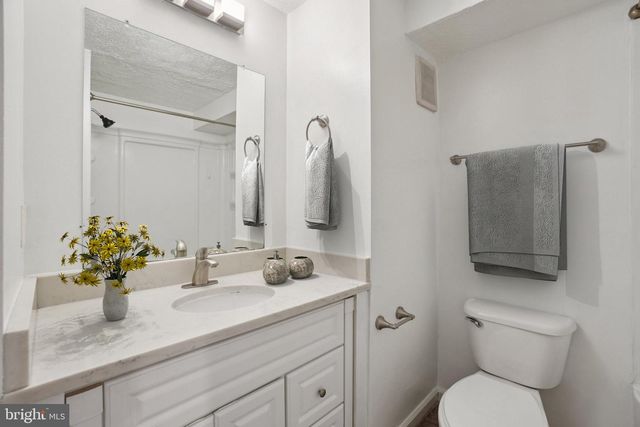 8386-C BROCKHAM DR, Alexandria, VA 22309