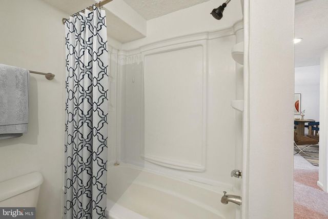 8386-C BROCKHAM DR, Alexandria, VA 22309