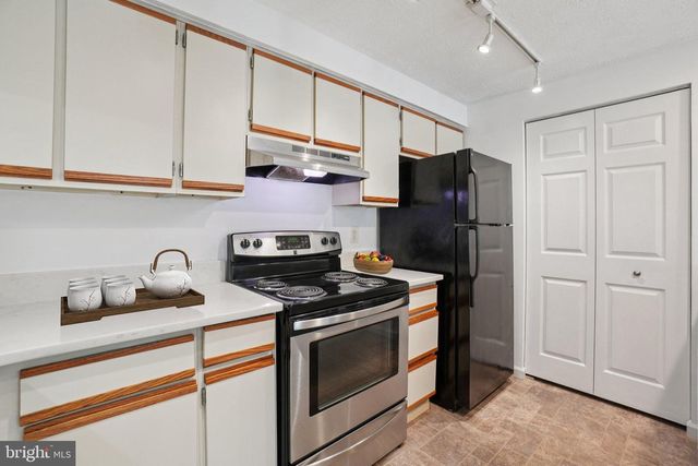 8386-C BROCKHAM DR, Alexandria, VA 22309