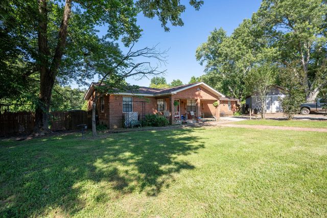 213 Ellis Road, Trenton, GA 30752