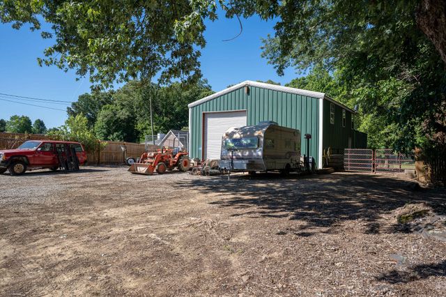 213 Ellis Road, Trenton, GA 30752