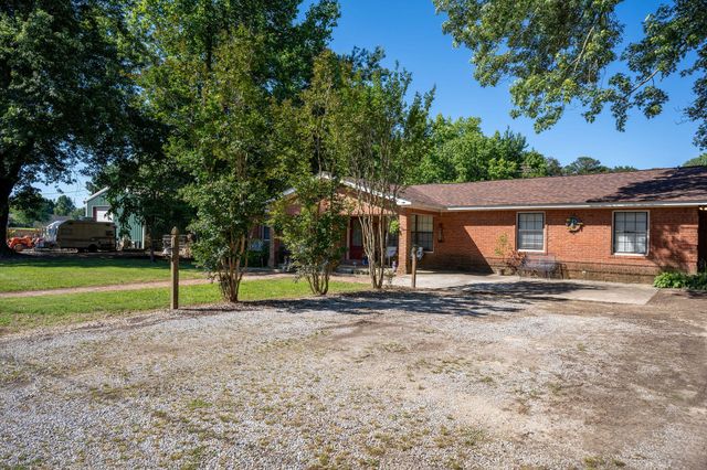 213 Ellis Road, Trenton, GA 30752