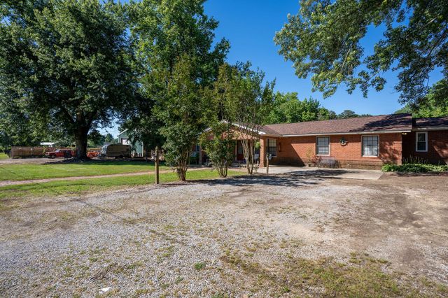 213 Ellis Road, Trenton, GA 30752