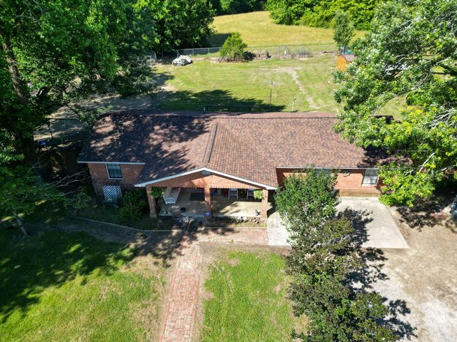 213 Ellis Road, Trenton, GA 30752