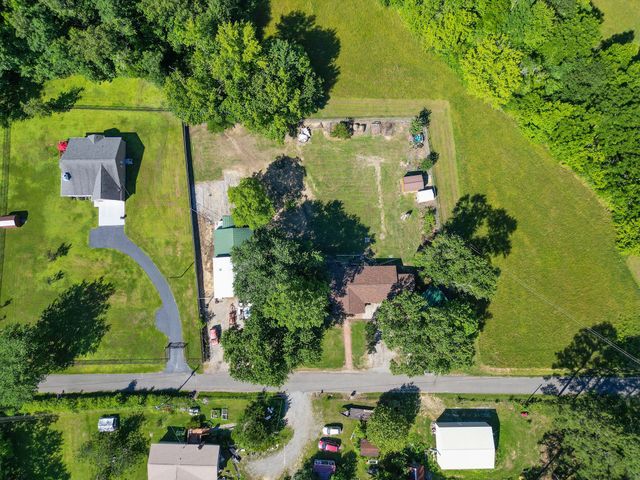 213 Ellis Road, Trenton, GA 30752