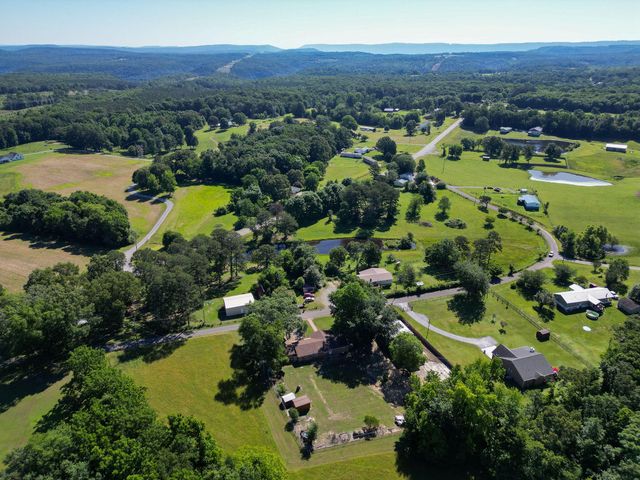 213 Ellis Road, Trenton, GA 30752