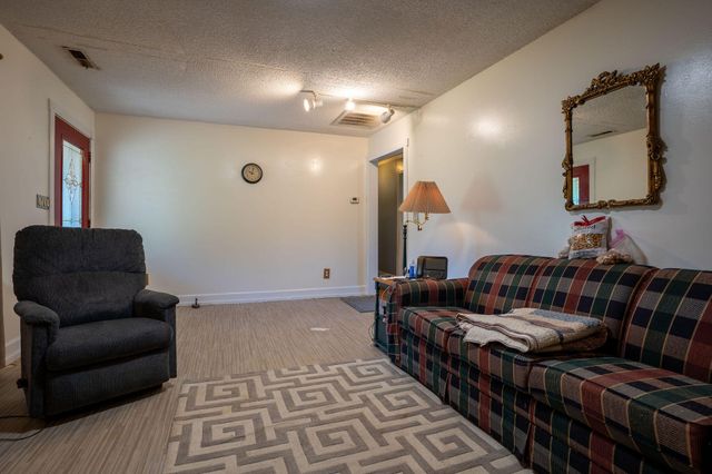 213 Ellis Road, Trenton, GA 30752