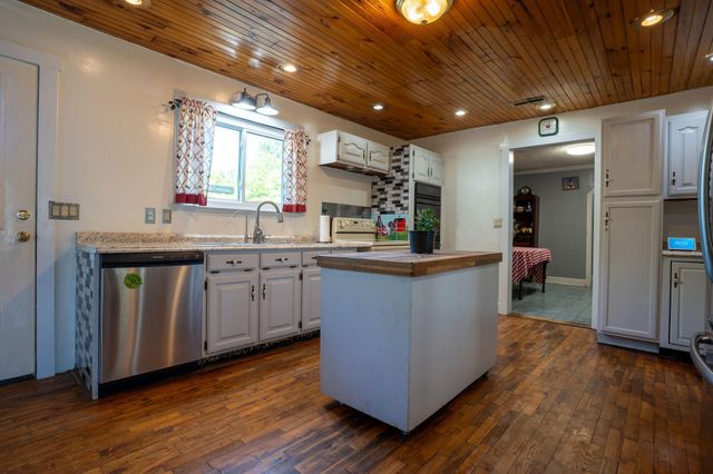 213 Ellis Road, Trenton, GA 30752