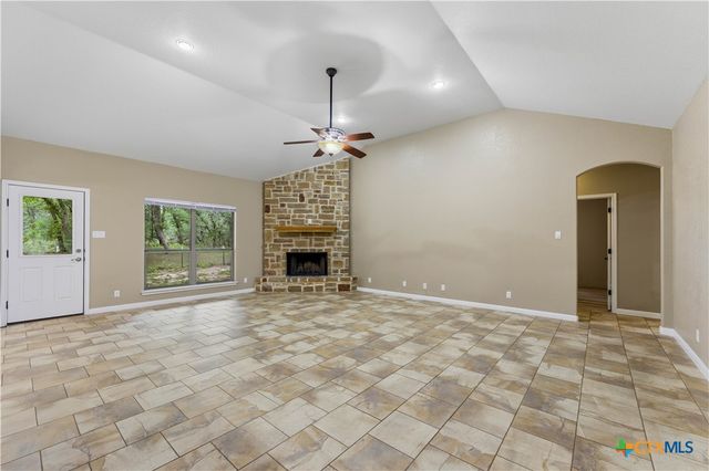 205 Sendera Crossing, La Vernia, TX 78121