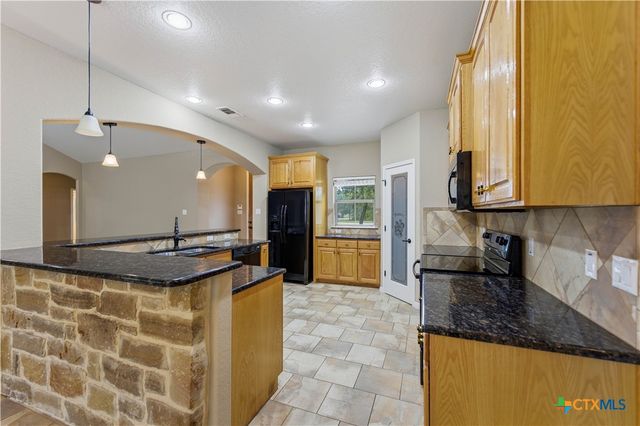 205 Sendera Crossing, La Vernia, TX 78121