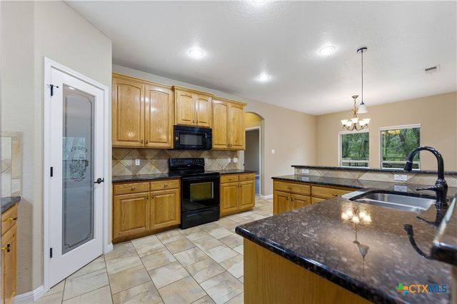 205 Sendera Crossing, La Vernia, TX 78121