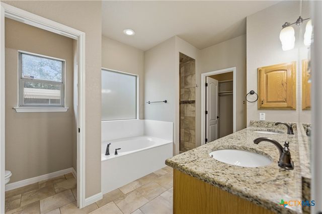 205 Sendera Crossing, La Vernia, TX 78121