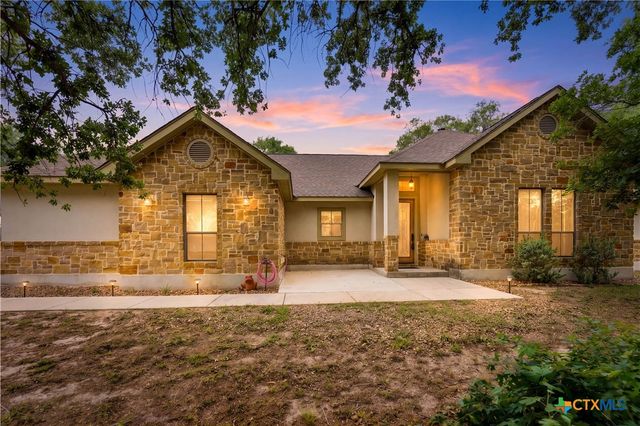 205 Sendera Crossing, La Vernia, TX 78121
