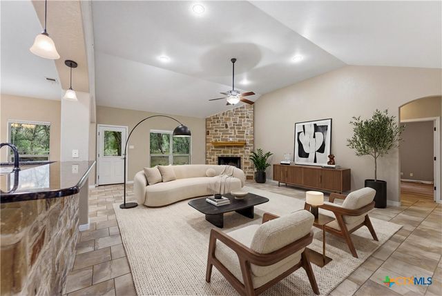 205 Sendera Crossing, La Vernia, TX 78121