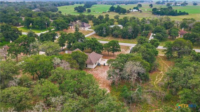 205 Sendera Crossing, La Vernia, TX 78121