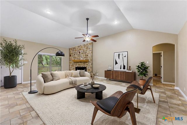 205 Sendera Crossing, La Vernia, TX 78121