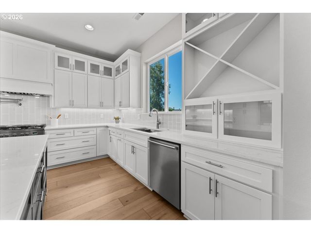 382 Ne Lovrien Ave, Gresham, OR 97030