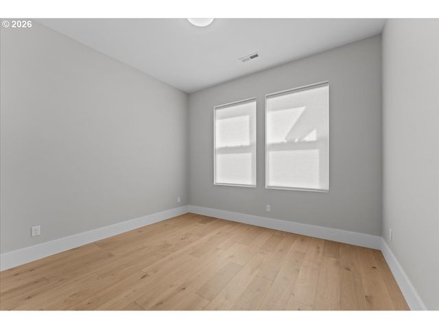382 Ne Lovrien Ave, Gresham, OR 97030