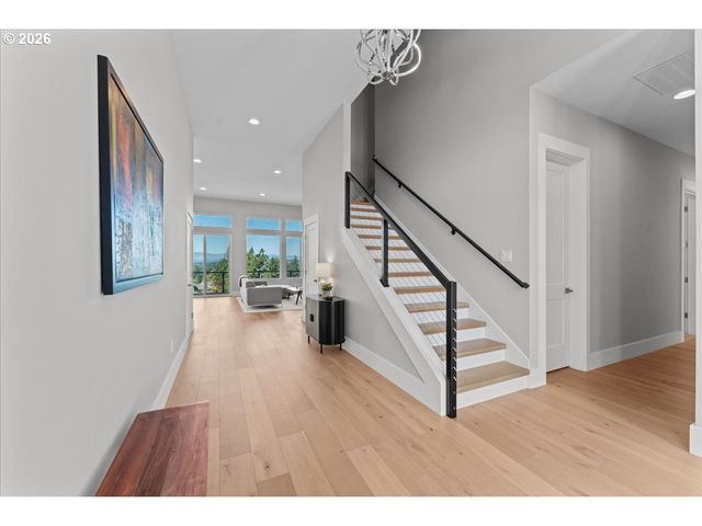382 Ne Lovrien Ave, Gresham, OR 97030