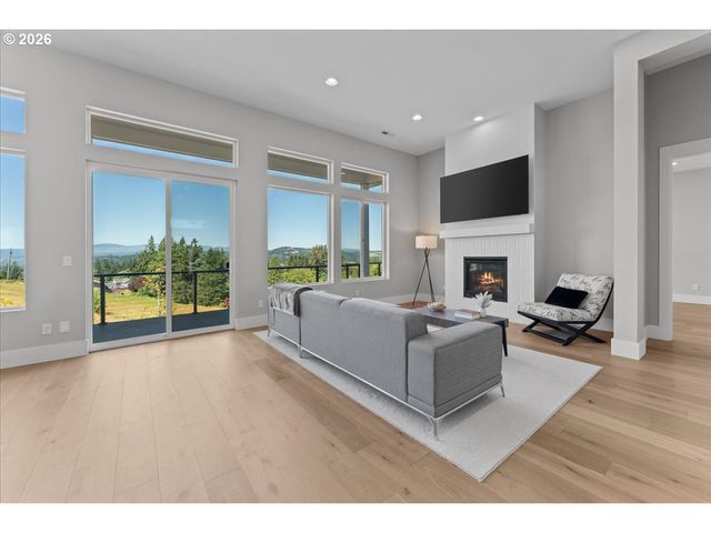 382 Ne Lovrien Ave, Gresham, OR 97030