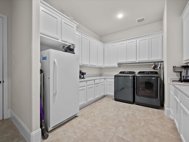 605 Ashbrook Ridge Lane, Pinehurst, TX 77362