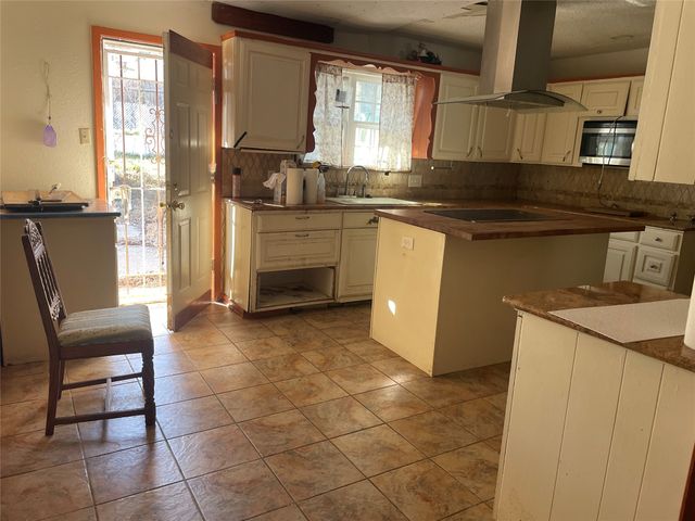2420 Breckenridge Street, Tyler, TX 75702