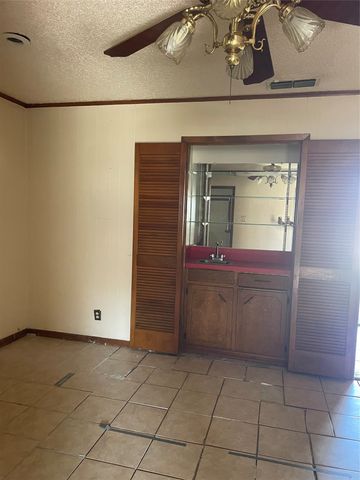 2420 Breckenridge Street, Tyler, TX 75702