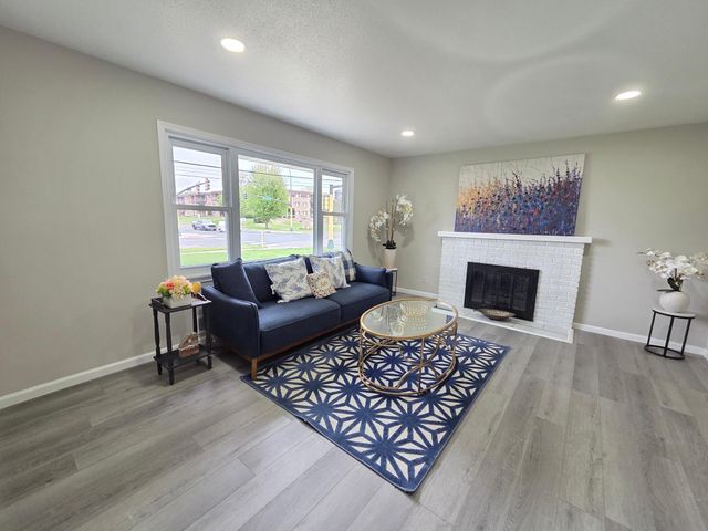 5201 W 84th Street, Bloomington, MN 55437