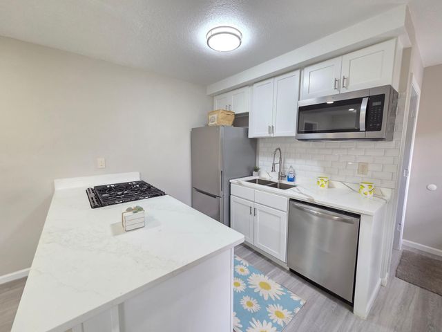 5201 W 84th Street, Bloomington, MN 55437