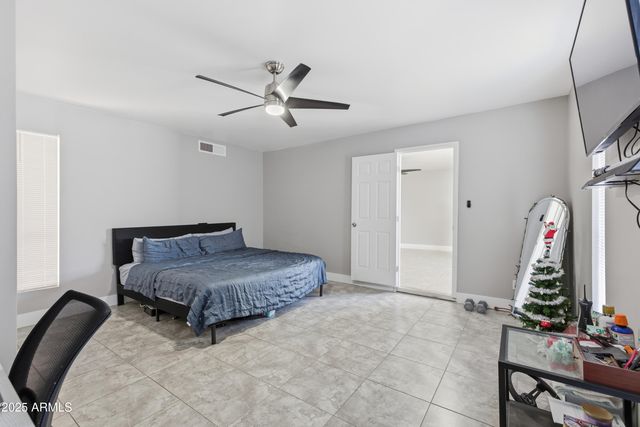 10428 W Calle de Plata Street, Phoenix, AZ 85037