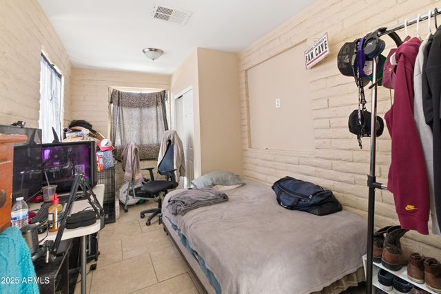 10428 W Calle de Plata Street, Phoenix, AZ 85037