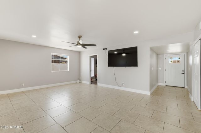 10428 W Calle de Plata Street, Phoenix, AZ 85037