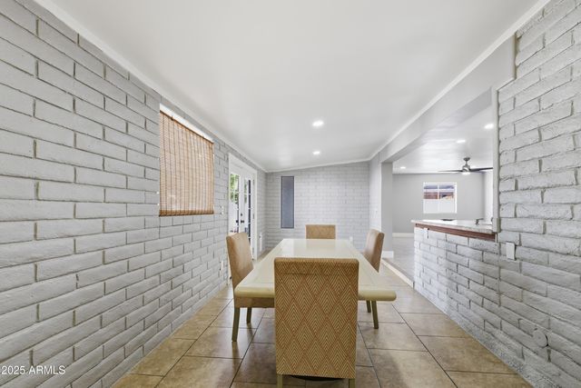 10428 W Calle de Plata Street, Phoenix, AZ 85037