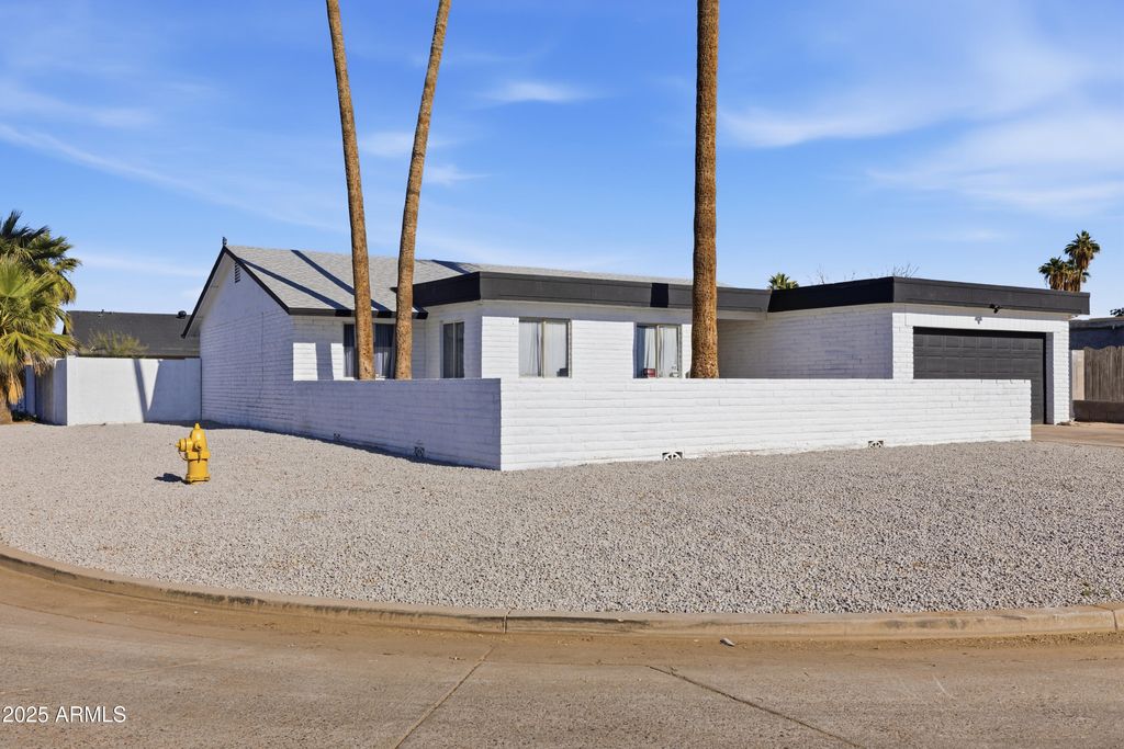 10428 W Calle de Plata Street, Phoenix, AZ 85037 — photo 4