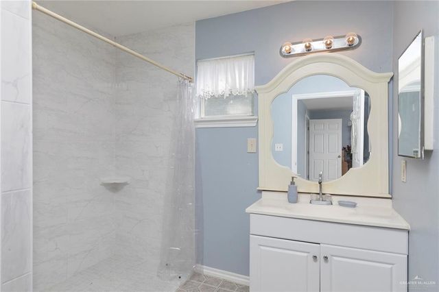 406 South E Avenue, Donna, TX 78537