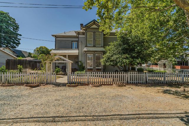104 S Church St, Ione, CA 95640