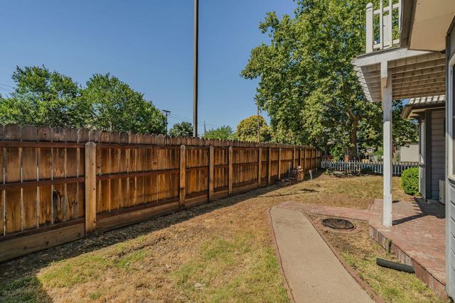 104 S Church St, Ione, CA 95640