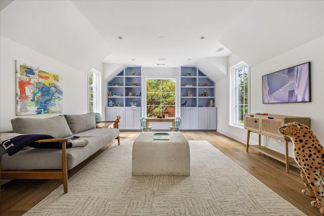 2056 Swift Boulevard, Houston, TX 77030
