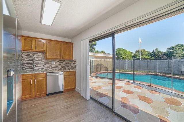 630 SW 81st Terrace, North Lauderdale, FL 33068