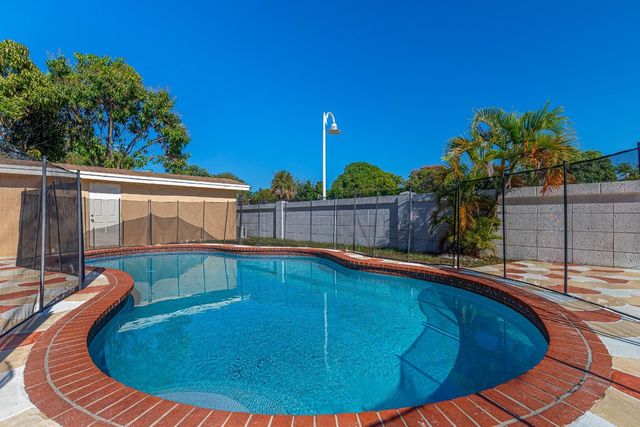 630 SW 81st Terrace, North Lauderdale, FL 33068