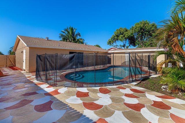 630 SW 81st Terrace, North Lauderdale, FL 33068