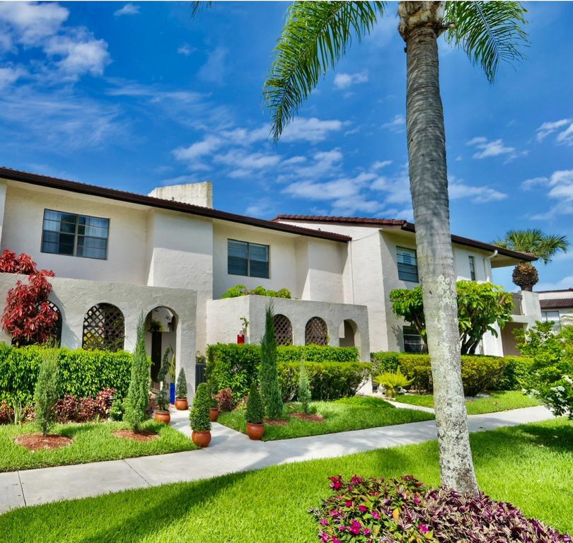 8045 Eastlake Drive 1D, Boca Raton, FL 33433