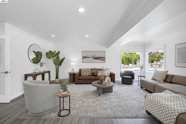 27734 Fallen Leaf Ct, Hayward, CA 94542