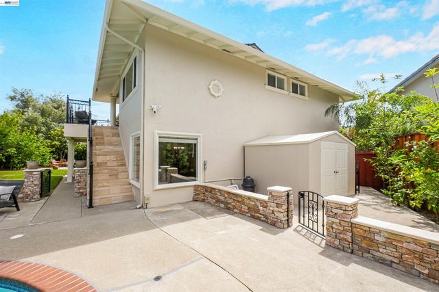 27734 Fallen Leaf Ct, Hayward, CA 94542