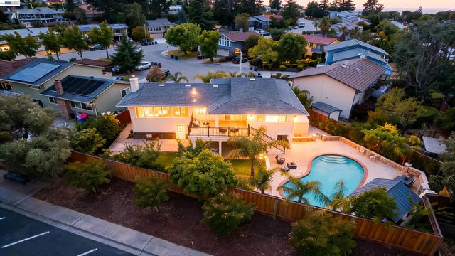 27734 Fallen Leaf Ct, Hayward, CA 94542