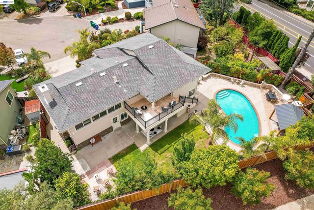 27734 Fallen Leaf Ct, Hayward, CA 94542