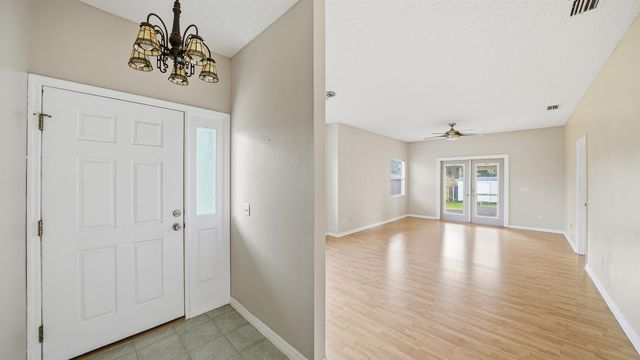 409 Arricola Ave, St Augustine, FL 32080