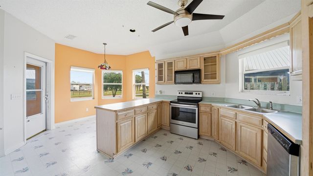 409 Arricola Ave, St Augustine, FL 32080