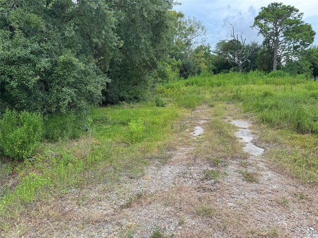 102 S Willow Street, Texas City, TX 77591